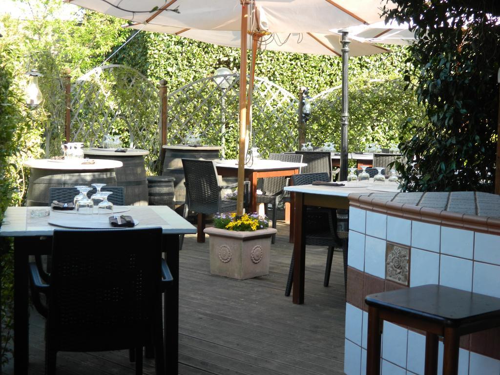 Castel di Decima Country Apartments מראה חיצוני תמונה