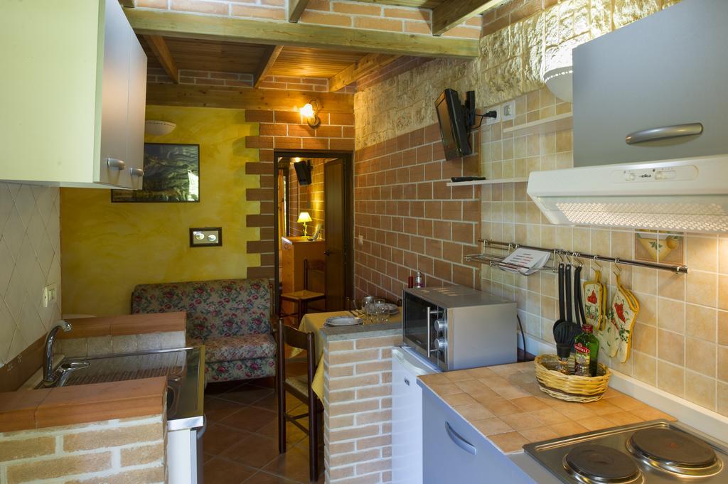 Castel di Decima Country Apartments מראה חיצוני תמונה