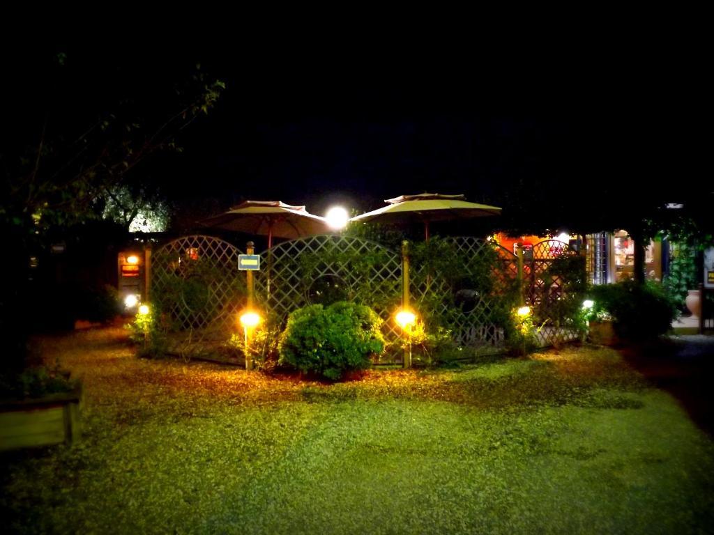 Castel di Decima Country Apartments מראה חיצוני תמונה