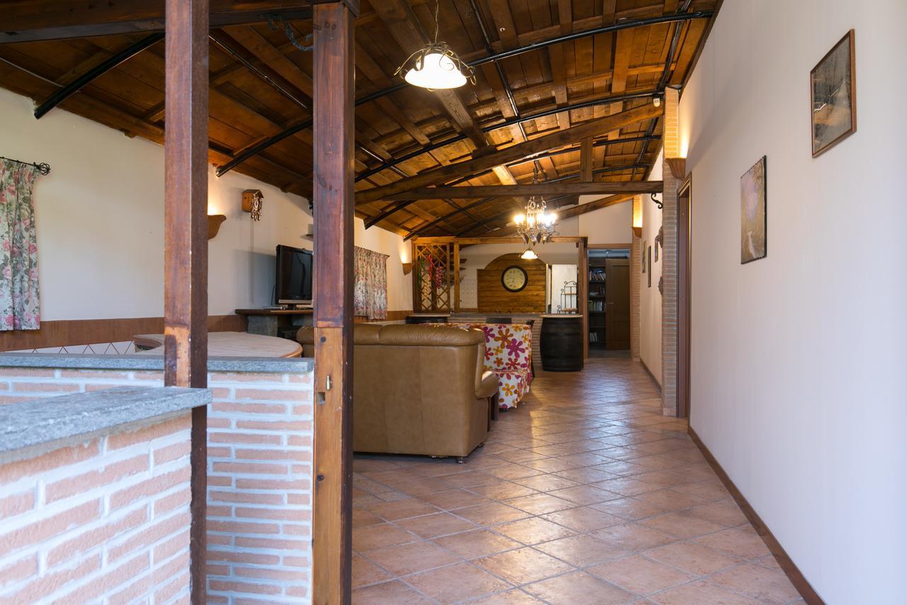 Castel di Decima Country Apartments מראה חיצוני תמונה