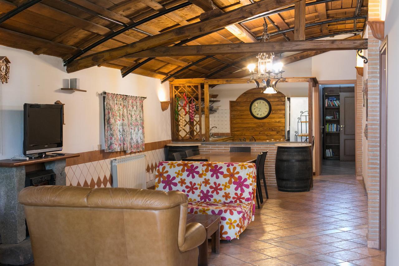 Castel di Decima Country Apartments מראה חיצוני תמונה